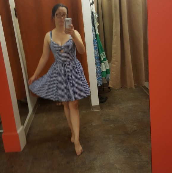 Meet your Posher, Laurel - Picture 2 of 4